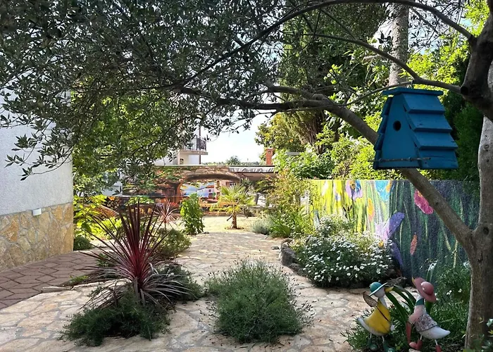 Apartman Didi With Private Garden, Close To The Krk Center *