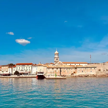 Apartment Didi With Private Garden, Close To The Krk Center *