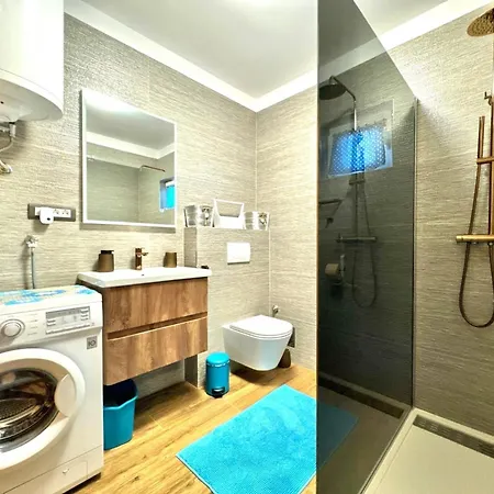 Didi With Private Garden, Close To The Krk Center Apartman *