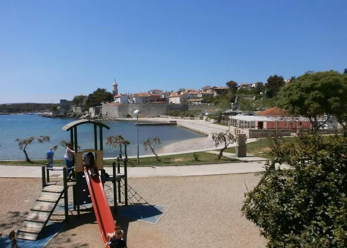 Didi With Private Garden, Close To The Krk Center Appartement *