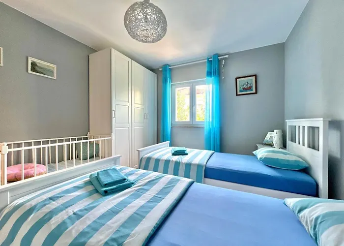 Didi With Private Garden, Close To The Krk Center Appartement
