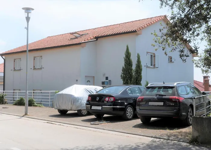 Appartement Didi With Private Garden, Close To The Krk Center *