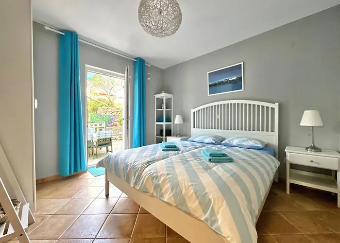 Didi With Private Garden, Close To The Krk Center Appartement *